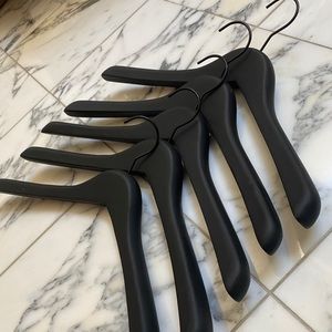17” Anti Slip Hangers